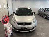 Usata Kia Venga 90 CV (66 kW) 2014 Grigio Utilitaria