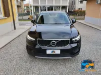Usata Volvo XC40 Momentum 129 CV (94 kW) 2021 Nero SUV