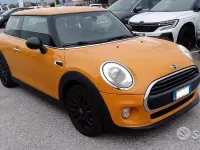 Usata Mini Cooper D 95 CV (69 kW) 2014 Giallo Utilitaria
