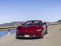 Nuova Ferrari Roma 620 CV (456 kW) 2025 Argento Cabrio