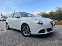 Usata Alfa Romeo Giulietta Business 105 CV (77 kW) 2013 Bianco Utilitaria