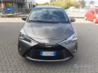 Gebraucht Toyota Yaris Active 69 PS (50 kW) 2017 Grau Limousine