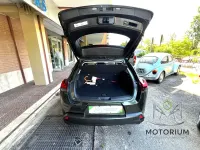 Usata Lexus UX 250h Executive Line 145 CV (106 kW) 2020 Verde SUV