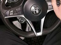 Usata Alfa Romeo Giulia Business 179 CV (131 kW) 2016 Blu/azzurro Berlina