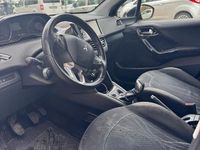 Usata Peugeot 208 68 CV (50 kW) 2015 Nero Utilitaria