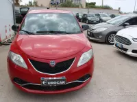 Usata Lancia Ypsilon Gold 95 CV (69 kW) 2017 Rosso Utilitaria