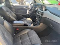Käytetty Mercedes B200 Premium 156 HP (114 kW) 2014 Valkoinen Tila-auto
