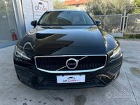 Usata Volvo V60 Business Edition 150 CV (110 kW) 2020 Nero Station wagon