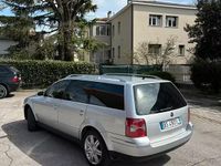 Usata VW Passat 131 CV (96 kW) 2001 Grigio Station wagon