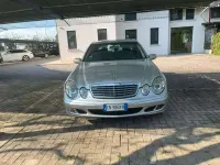 Usata Mercedes E220 150 CV (110 kW) 2004 Argento Berlina