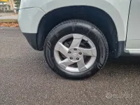 Usata Dacia Duster Lauréate 105 CV (77 kW) 2012 Bianco SUV