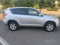 Usata Toyota RAV4 136 CV (100 kW) 2007 Grigio SUV