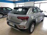 Usata VW T-Roc Life 116 CV (85 kW) 2023 Grigio SUV