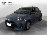 Usata Toyota Yaris Hybrid Active 116 CV (85 kW) 2020 Urban blue Berlina