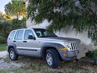 Usata Jeep Cherokee 163 CV (119 kW) 2005 SUV