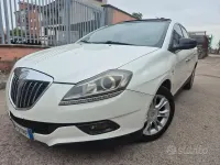 Gebraucht Lancia Delta 120 PS (88 kW) 2011 Weiß Kleinwagen