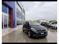Usata Peugeot 208 Active 102 CV (75 kW) 2018 Nero metallizzato Utilitaria