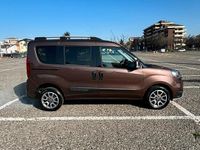 Usata Fiat Doblò Trekking 120 CV (88 kW) 2017 Marrone Monovolume