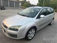 Usata Ford Focus S 90 CV (66 kW) 2005 Grigio Station wagon