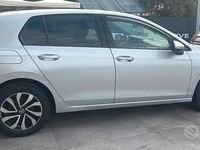 Usata VW Golf VIII Life 115 CV (84 kW) 2022 Grigio Berlina