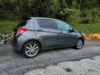 Usata Toyota Yaris 99 CV (72 kW) 2013 Grigio Utilitaria