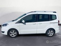 usata Ford Tourneo Courier 1.5 TDCI 95 CV Titanium OK NEOPATENTATI VETTURA D