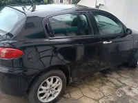 Usata Alfa Romeo 147 140 CV (102 kW) 2003 Nero Utilitaria