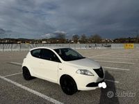 Usata Lancia Ypsilon 69 CV (50 kW) 2014 Bianco Utilitaria