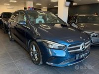 Usata Mercedes B180 116 CV (85 kW) 2019 Blu Monovolume