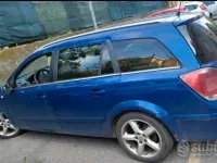 Usata Opel Astra 120 CV (88 kW) 2006 Bluazzurro Station wagon