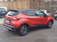 Usado Renault Captur 110 CV (80 kW) 2017 Rojo SUV