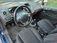 Usata Ford Fiesta 75 CV (55 kW) 2015 Blu Utilitaria