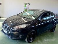 Usata Ford Fiesta 75 CV (55 kW) 2015 Blu Furgone