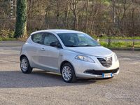 Usata Lancia Ypsilon 69 CV (50 kW) 2015 Grigio Utilitaria