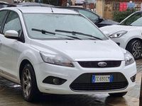 Usata Ford Focus Titanium 109 CV (80 kW) 2010 Bianco Berlina
