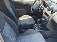 Usata Ford Fiesta 75 CV (55 kW) 2005 Grigio Utilitaria