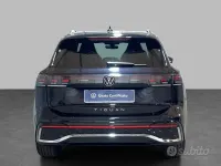Usata VW Tiguan R-line 150 CV (110 kW) 2024 Deep black perlato SUV