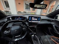 Usata Peugeot 2008 GT-line 102 CV (75 kW) 2020 Grigio SUV