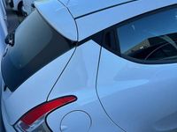 Usata Lancia Ypsilon Gold 80 CV (58 kW) 2015 Utilitaria