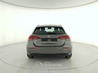 Usata Mercedes A180 116 CV (85 kW) 2022 Mountain grau metallic Berlina