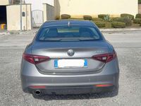 Usata Alfa Romeo Giulia 150 CV (110 kW) 2016 Grigio Berlina