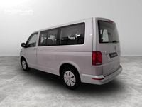 Usata VW Caravelle Comfortline 150 CV (110 kW) 2023 Argento Monovolume