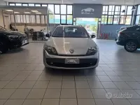 Usata Renault Laguna III 150 CV (110 kW) 2010 Grigio Berlina