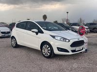 Usata Ford Fiesta Titanium 75 CV (55 kW) 2014 Bianco Utilitaria