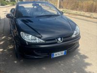 Usata Peugeot 206 CC 109 CV (80 kW) 2005 Nero Cabrio