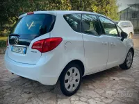 Usata Opel Meriva 95 CV (69 kW) 2011 Bianco Monovolume