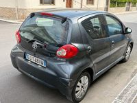 Usata Toyota Aygo 68 CV (50 kW) 2007 Grigio Utilitaria
