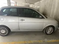 Usata Lancia Ypsilon 75 CV (55 kW) 2007 Grigio Utilitaria