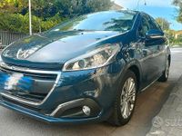 Usata Peugeot 208 Active 82 CV (60 kW) 2017 Grigio Utilitaria
