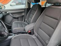 Usata VW Touran Trendline 105 CV (77 kW) 2014 Grigio Monovolume